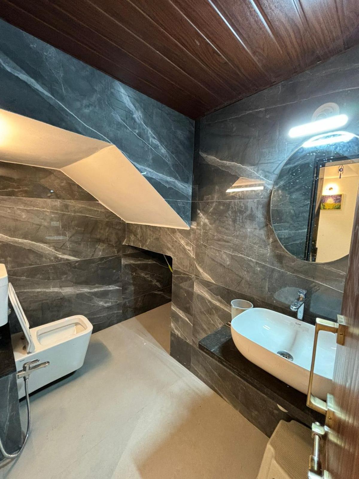 ロナバラ Ll Golden Leaf Ll 3Bhk Ll Ac Llヴィラ エクステリア 写真